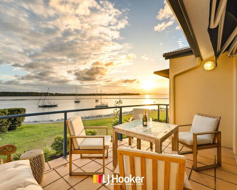 Riverview Apartment 1.5 - Redcliffe Tourism 0