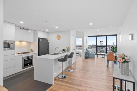 RiverViews 1BR 1BA Skytower Apt With Pool, Gym, Sauna - Redcliffe Tourism 1