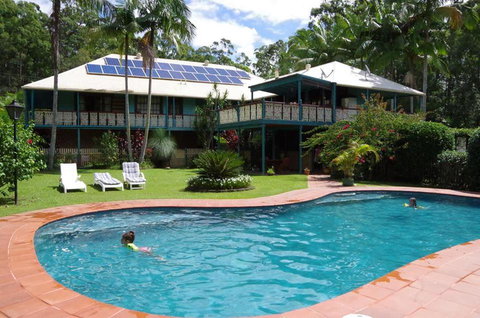 Riviera Bed & Breakfast - Redcliffe Tourism 1