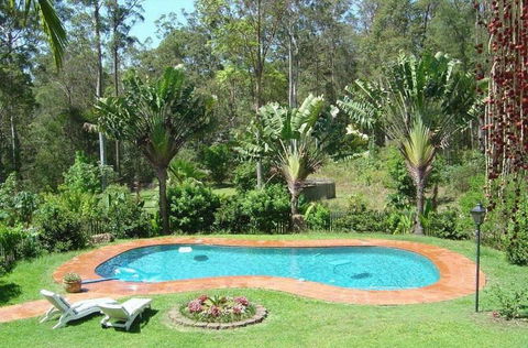 Riviera Bed & Breakfast - Redcliffe Tourism 3