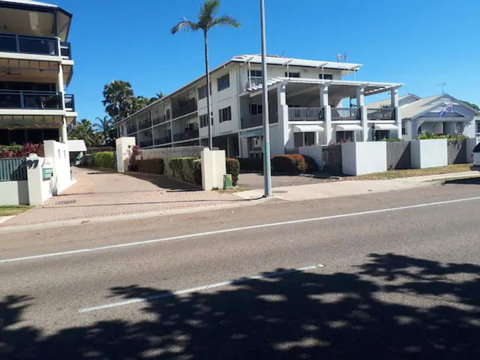 Residential Two-bedroom Unit On The Strand, Self-check In, Wi-fi - Redcliffe Tourism 3