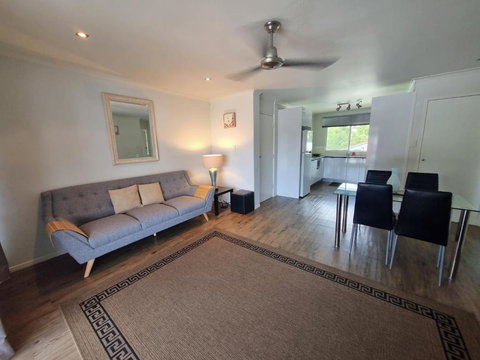 Residential Two-bedroom Unit On The Strand, Self-check In, Wi-fi - Redcliffe Tourism 0