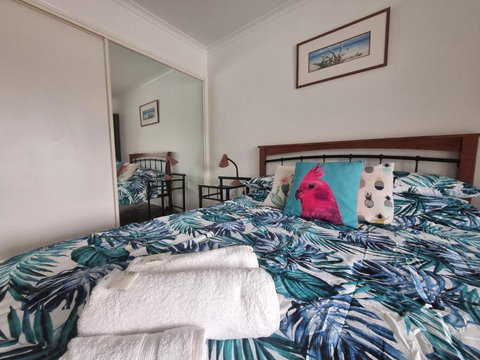 Residential Two-bedroom Unit On The Strand, Self-check In, Wi-fi - Redcliffe Tourism 2
