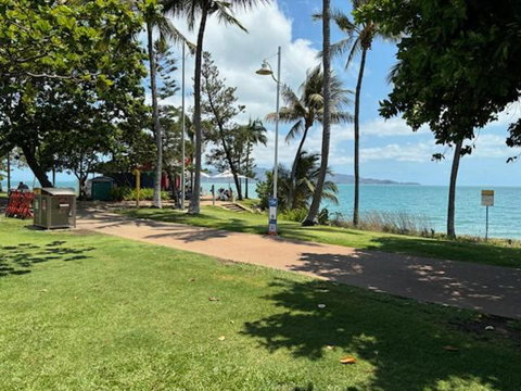 Residential Two-bedroom Unit On The Strand, Self-check In, Wi-fi - Redcliffe Tourism 1