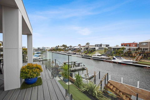 Riviera View - Redcliffe Tourism 0