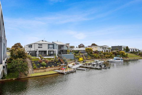Riviera View - Redcliffe Tourism 3