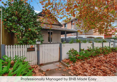 Rose Cottage - Stroll To CBD, Leafy Setting - Redcliffe Tourism 0