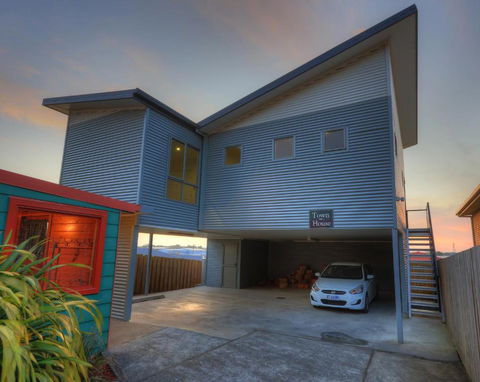 Rosebank Cottage Collection - Redcliffe Tourism 2