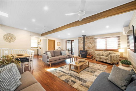 Rosemill Cottage - Mobility Friendly Accommodation Never Looked Better! - Redcliffe Tourism 1