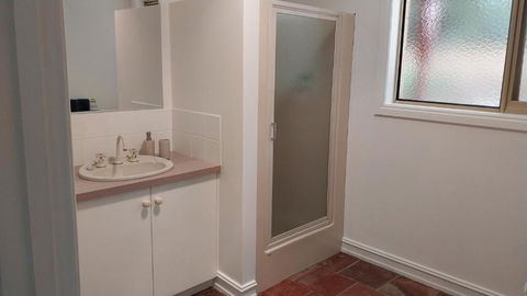 Roshnier Apartment - Redcliffe Tourism 1