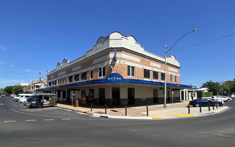 Royal Hotel-Motel - Redcliffe Tourism 1