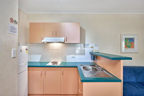 Royal Palm Villas - Redcliffe Tourism 1