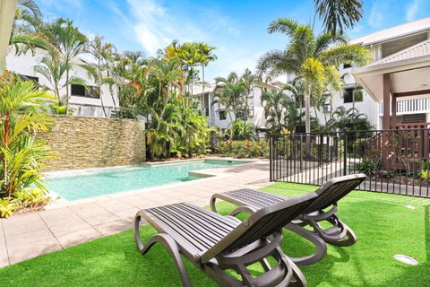 Royal Pavillions City Escape - Redcliffe Tourism 1