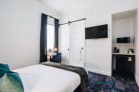 Royal Hotel Wyong - Redcliffe Tourism 2