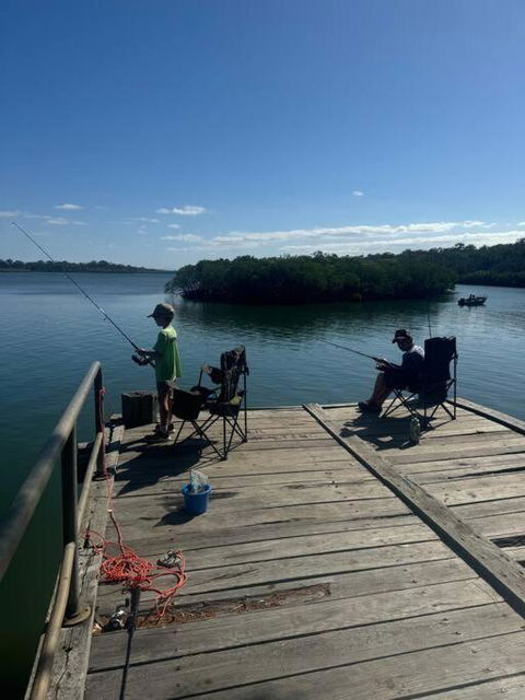 Rules Beach House QLD 4674- Opt 2 - 3BDR Unit, 2BR - Redcliffe Tourism 1