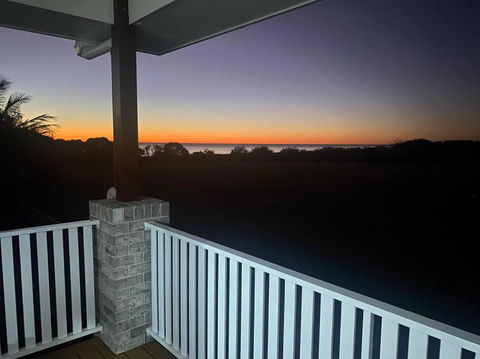 Rules Beach House QLD 4674- Opt 2 - 3BDR Unit, 2BR - Redcliffe Tourism 3