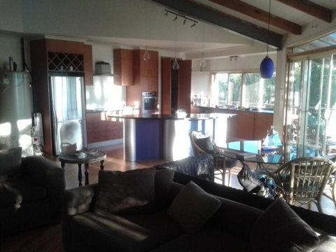 Rural Setting Getaway - Contractors, Families - Redcliffe Tourism 0