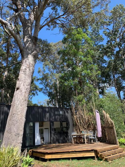 Rustic Retreat - Redcliffe Tourism 0