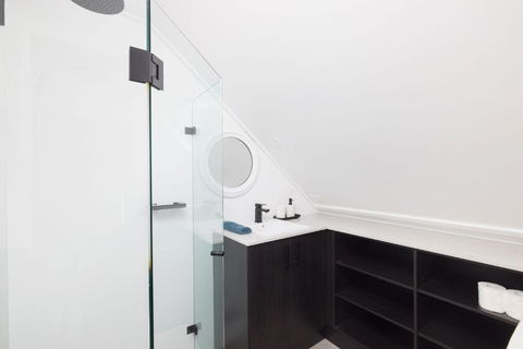 Salt Wood Cabin Style Retreat - Redcliffe Tourism 3