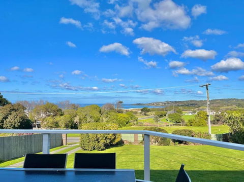 Saltwater Haven - Pets Welcome. Wifi. Amazing View - Redcliffe Tourism 0