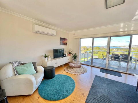 Saltwater Haven - Pets Welcome. Wifi. Amazing View - Redcliffe Tourism 2