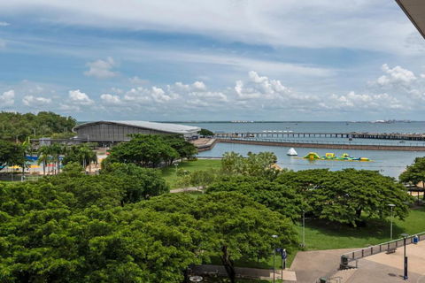 Saltwater Suites - Waterfront Apartments - Redcliffe Tourism 1