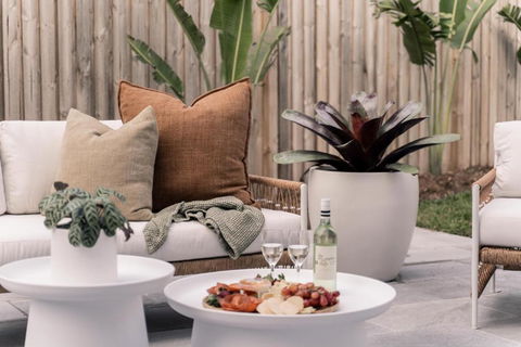 SALTY PALMS By The Sea - TWO - Redcliffe Tourism 3