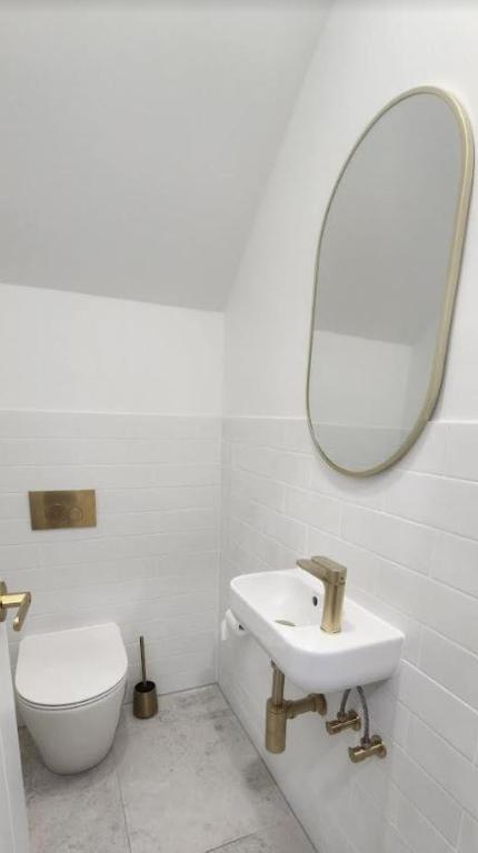 SALTY PALMS By The Sea - TWO - Redcliffe Tourism 1