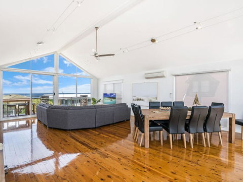 Saltys - Redcliffe Tourism 0