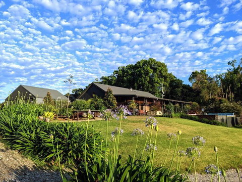Samsara Farm Cottage - Stunning Hinterland Oasis - Redcliffe Tourism 0