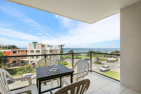 San Clemente Unit 4 24 Orvieto Terrace - Redcliffe Tourism 3