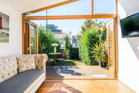 Sanctuary At The Rocks - Redcliffe Tourism 0