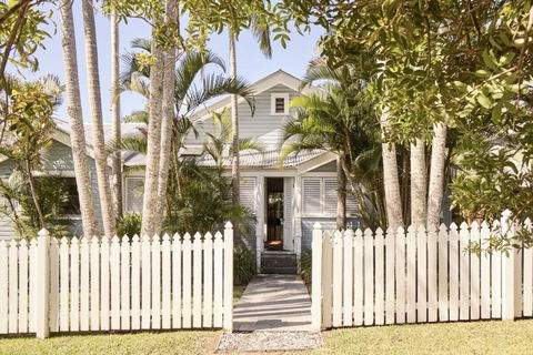Sanctuary Spaces - Kia Ora Byron - Redcliffe Tourism 1