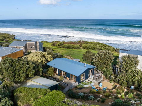 Sand & Sauna Retreat - Redcliffe Tourism 0