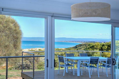 Sandbar Beach House - Redcliffe Tourism 2