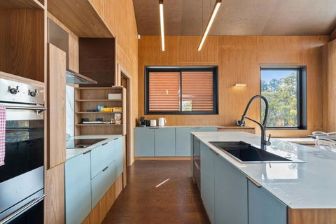 Sandbox House Luxury Architectural Retreat - Redcliffe Tourism 1