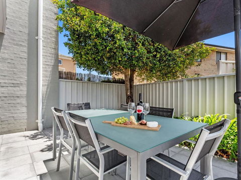 Sandcastles 7 8 Ala Moana Way - Redcliffe Tourism 1