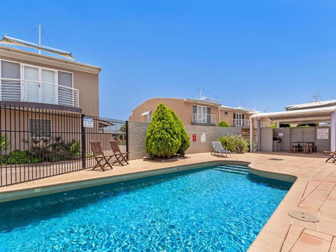 Sandcastles 7 8 Ala Moana Way - Redcliffe Tourism 0