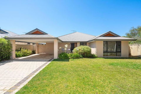 Sandpiper House - Family & Pet Friendly - Redcliffe Tourism 0