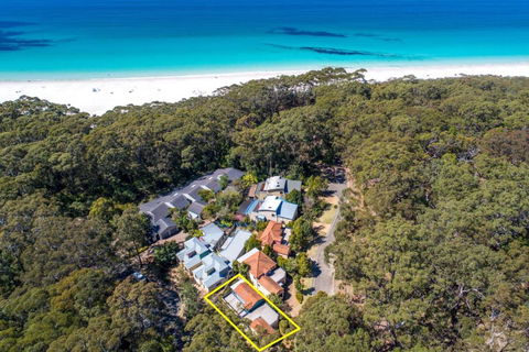 Sandpiper, Hyams Beach - Redcliffe Tourism 1