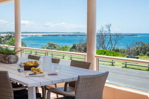 Sandrift One - Oceanstays - Redcliffe Tourism 0
