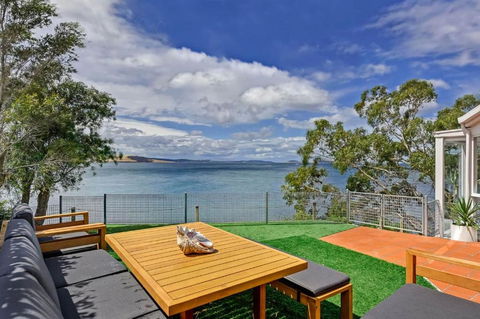 Sandy Bay Beachfront Oasis Direct Beach Access - Redcliffe Tourism 0