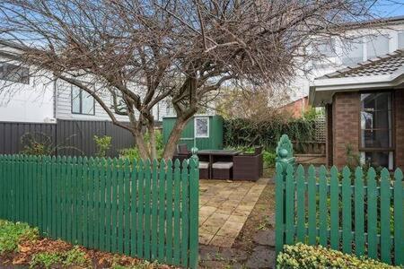 Sandy Bay Cozy Cottage Close To CBD - Redcliffe Tourism 3