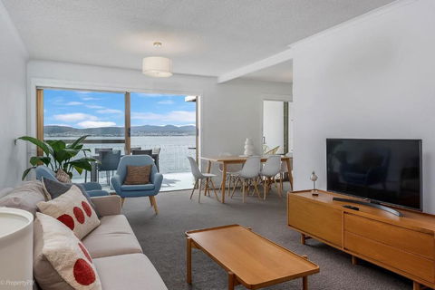 Sandy Bay Waterfront - Redcliffe Tourism 2