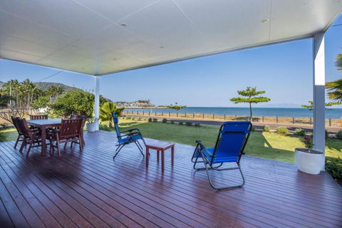 Sandy Decks - Redcliffe Tourism 1
