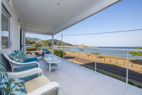 Sandy Decks - Redcliffe Tourism 0