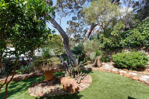 Serenity Haven - Redcliffe Tourism 0