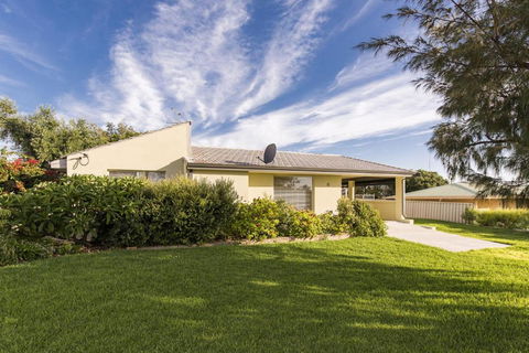 Sheoak On Wedge - Well Appointed Property Close To Beach - Redcliffe Tourism 0