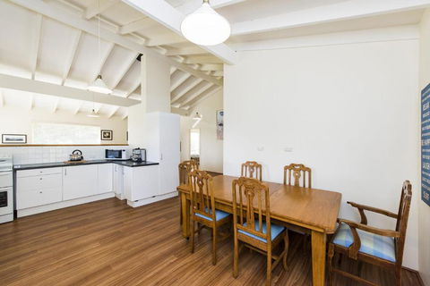 Sheoak On Wedge - Well Appointed Property Close To Beach - Redcliffe Tourism 2