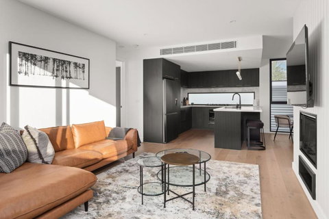 Sierra Rose - Redcliffe Tourism 1